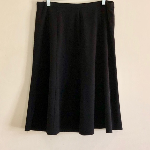 KIM ROGERS—WOMEN’S PLUS—BLACK—SIDE ZIP–FRONT PLEATS, KNEE LENGTH SKIRT!! EUC!! - Picture 5 of 8